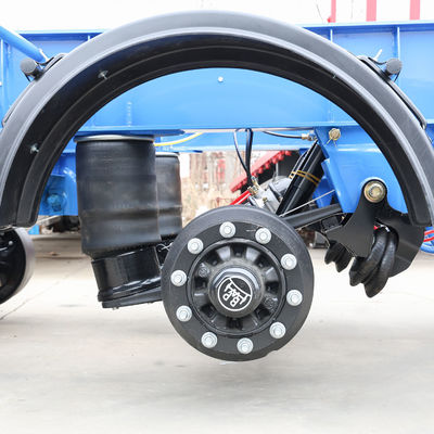 Tankwagen met stalen half-aanhanger met een loopgat van 500 mm voor het vervoer van ruwe olie