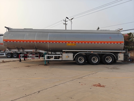 Staalmateriaal 3 assen Aluminium Truck Trailer Semi Trailer Olie Transport Fuel Tanker