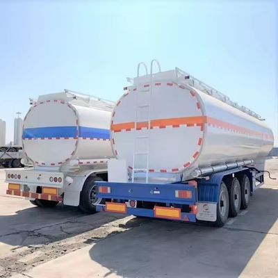 Tri-Axle 45000 liter Diesel Oil Fuel Tanker Semi-trailer met flatbed design