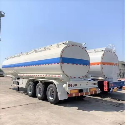 Tri-Axle 45000 liter Diesel Oil Fuel Tanker Semi-trailer met flatbed design